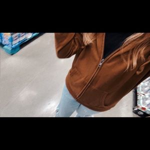 Meet your Posher, Tayas